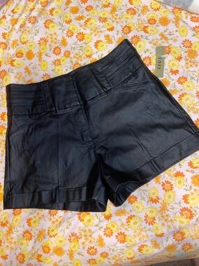 BLACK VEGAN LEATHER SHORTS NWT Cuffed 4” High Waist DAZZ